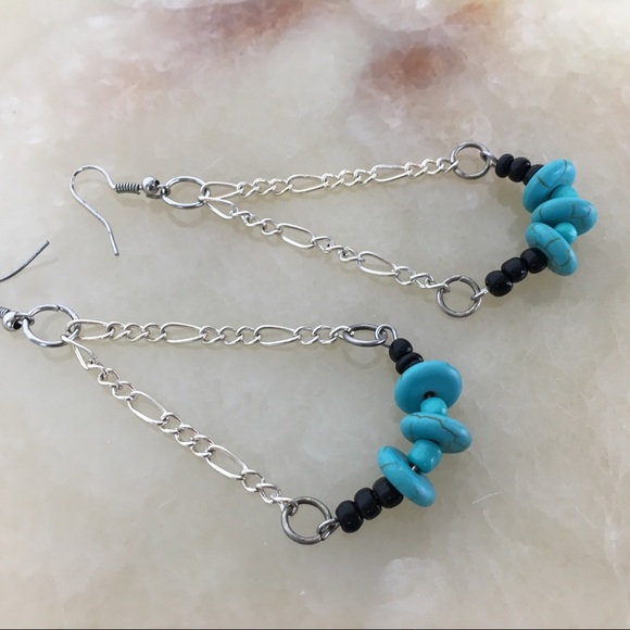 ๐Sale ๐2 for$10 NWOT long beaded blue black fishhook earrings trapeze style - Picture 3 of 6
